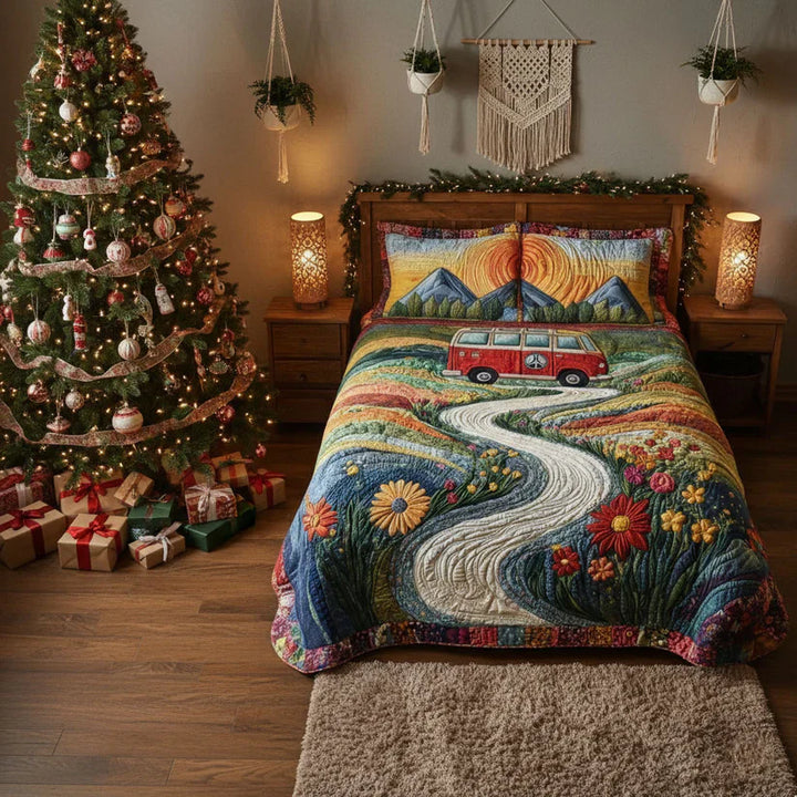 3-Piece Quilted Bedding Set - Vintage Travel